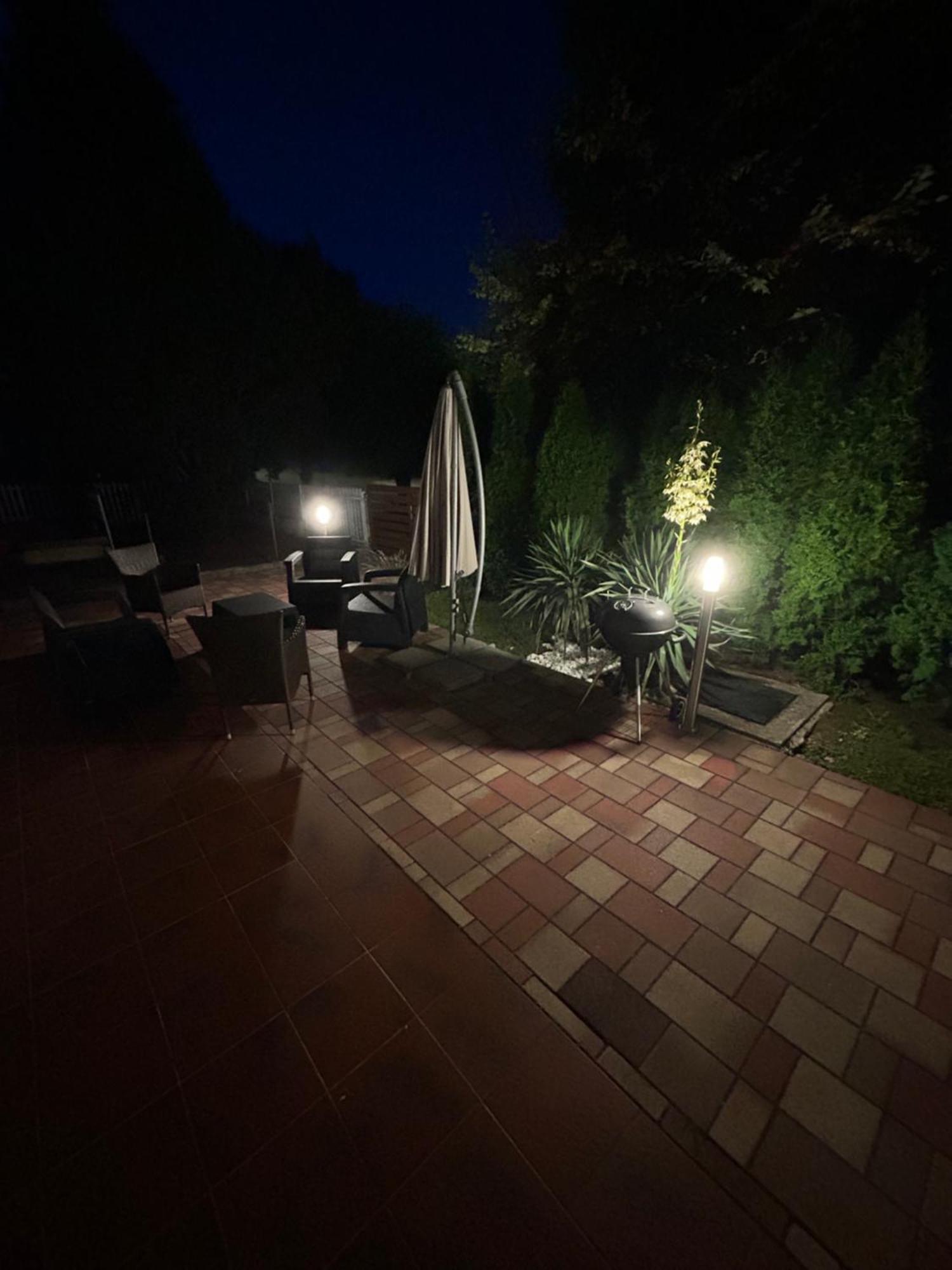 Villa Babzsi Nyaralo à Vonyarcvashegy Extérieur photo